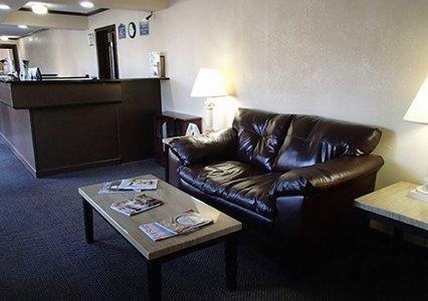Rodeway Inn & Suites Plymouth Hwy 64 Exterior photo