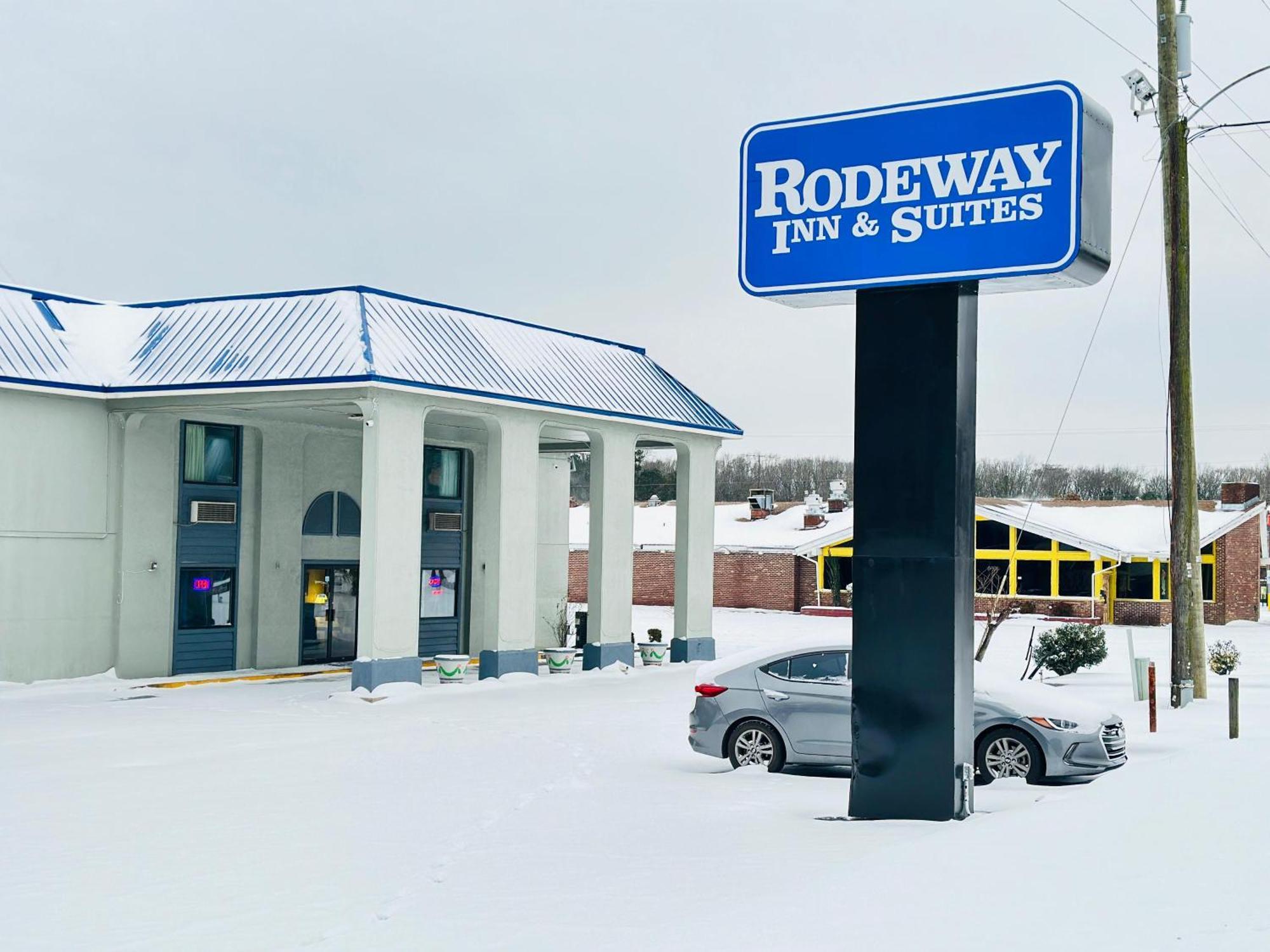 Rodeway Inn & Suites Plymouth Hwy 64 Exterior photo